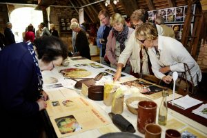 vernissage de l'expo cuisine et visite guidee de l'exposition par martine bergues